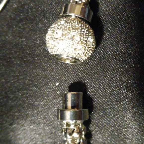 Necklace n earring bundle - Picture 3 of 5